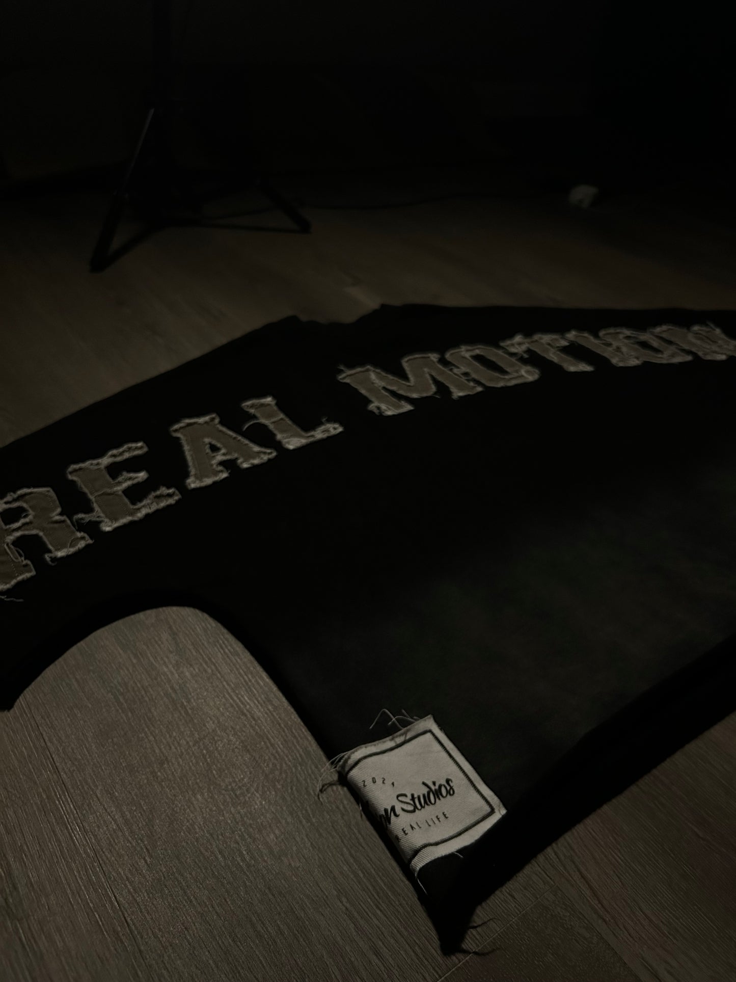 BLACK “REAL MOTION” CROP TEE