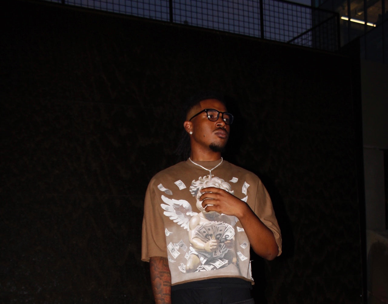 BROWN “REAL MOTION” CROP TEE